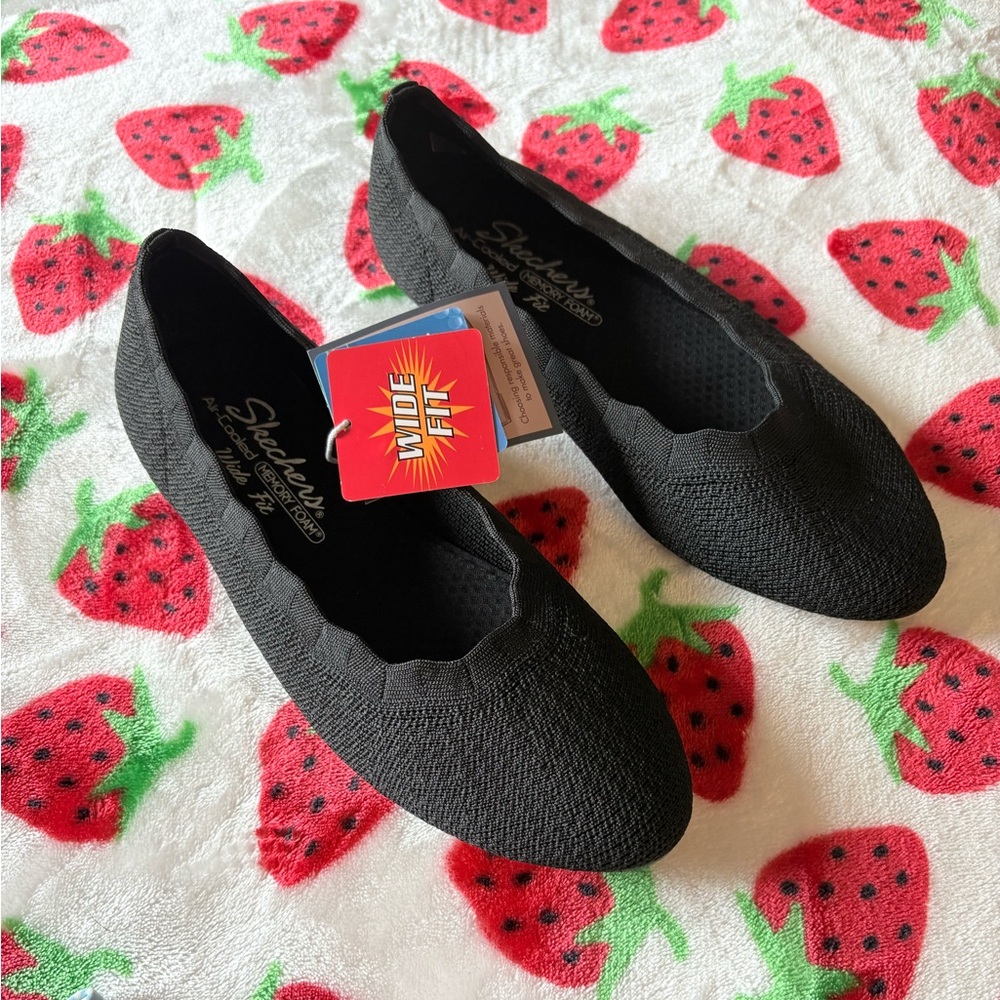 Skechers Women's Wide Fit Black Loafers